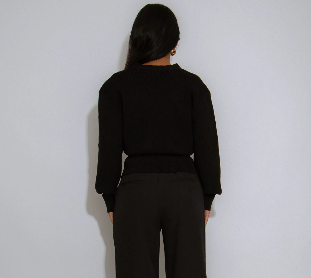 Sculpted Elegance Knit Sweater - Black