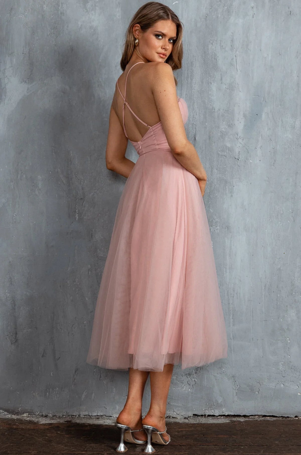 Smitten Sweetheart Neckline Chiffon Midi Dress Blush