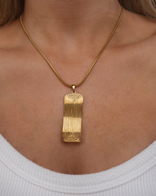 Roxy Necklace