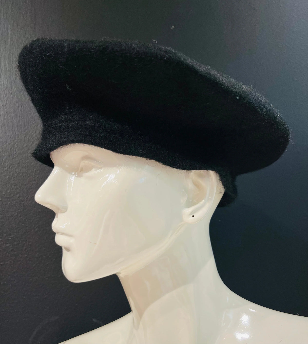 New York Black Beret – Classic Wool Blend Hat